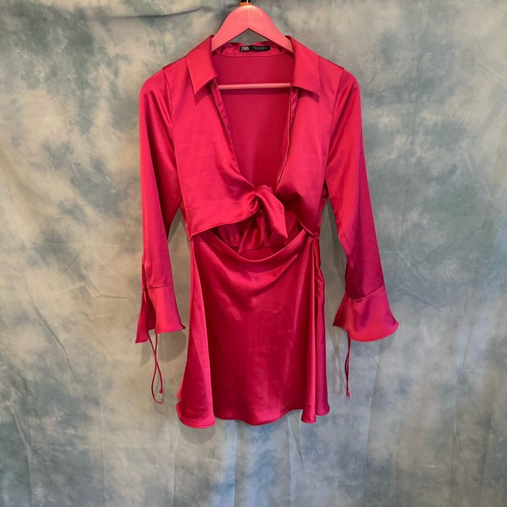 Stunning pink Zara dress with cutout